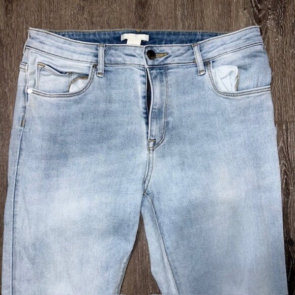 H&M Skinny Jeans Women's Size 10 Blue Mid Rise Light Wash Faded - Picture 2 of 5